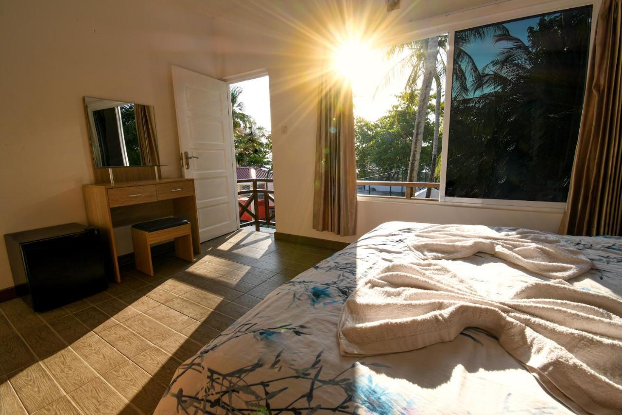 Surf Yoga Camp Hotel Thulusdhoo Kültér fotó